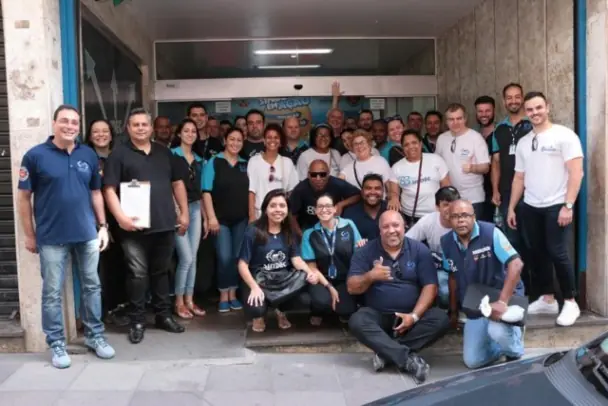 Grupo de funcionários do sindicato posando pra foto