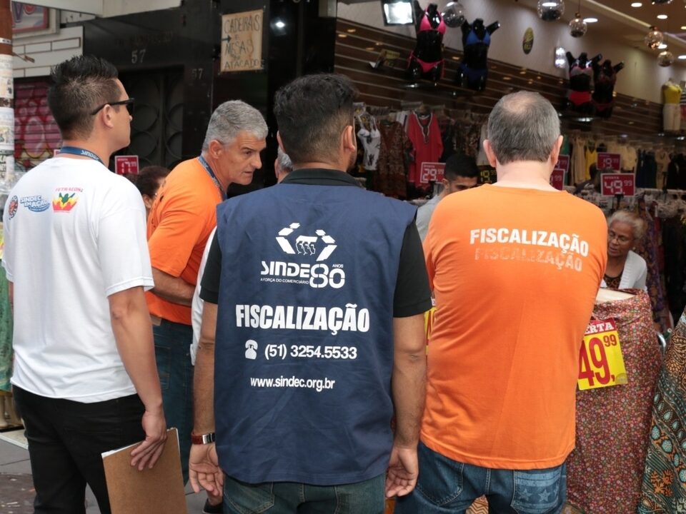 Equipe da fiscalização do Sindec-POA