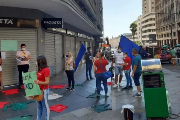 Sindicato na manifestação da Paquetá