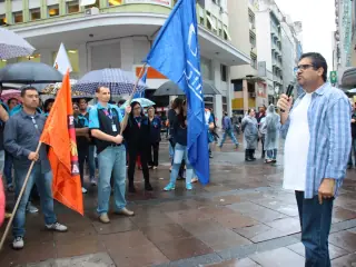 Neco na esquina democrática