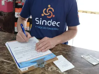 Diretor Ezequias cumprindo o Acordo Coletivo