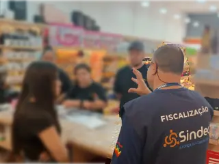 Comerciários(as) da loja Divas Presentes