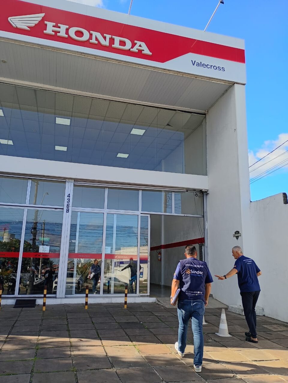 Fiscalização em uma concessionária